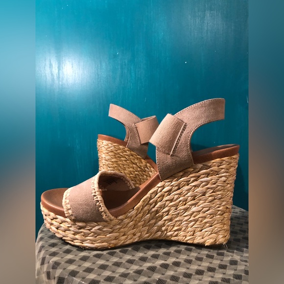 Tan Mia Straw Wedge Heel Sandals Size 8.5 - Picture 13 of 13